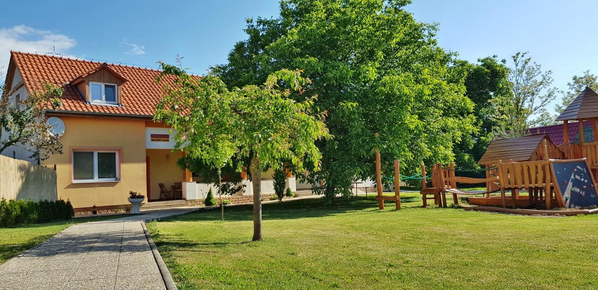 Ubytovanie Liska Radava ภายนอก รูปภาพ